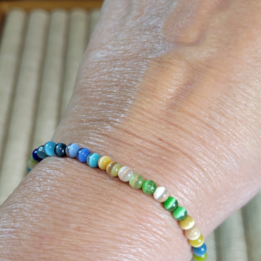 Rainbow Cats Eye Beaded Stretch Bracelet One Size Fits Most Costume Jewelry